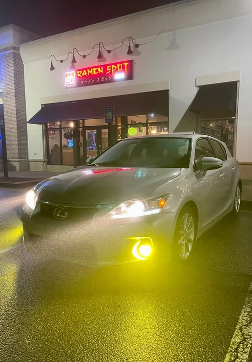 2012 Lexus CT - Image 2 of 4