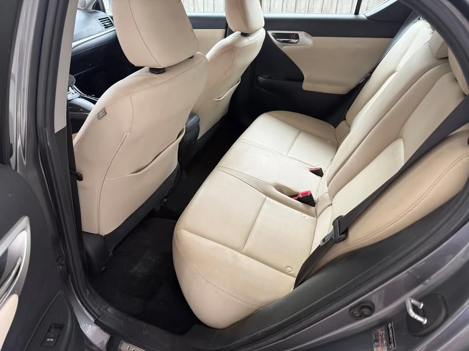 2012 Lexus CT - Image 8 of 10