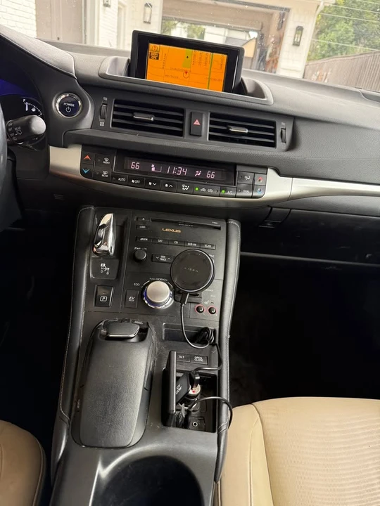 2012 Lexus CT - Image 9 of 10
