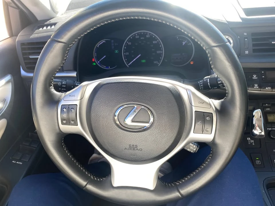 2012 Lexus CT - Image 11 of 12