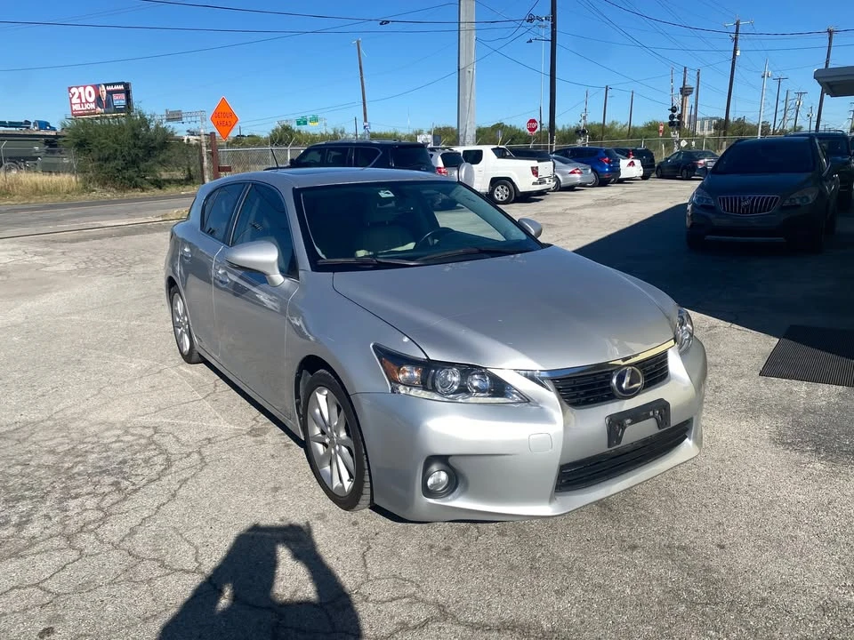 2012 Lexus CT - Image 4 of 12