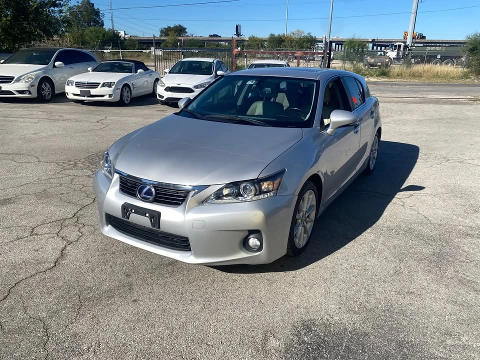 2012 Lexus CT - Image 2 of 12