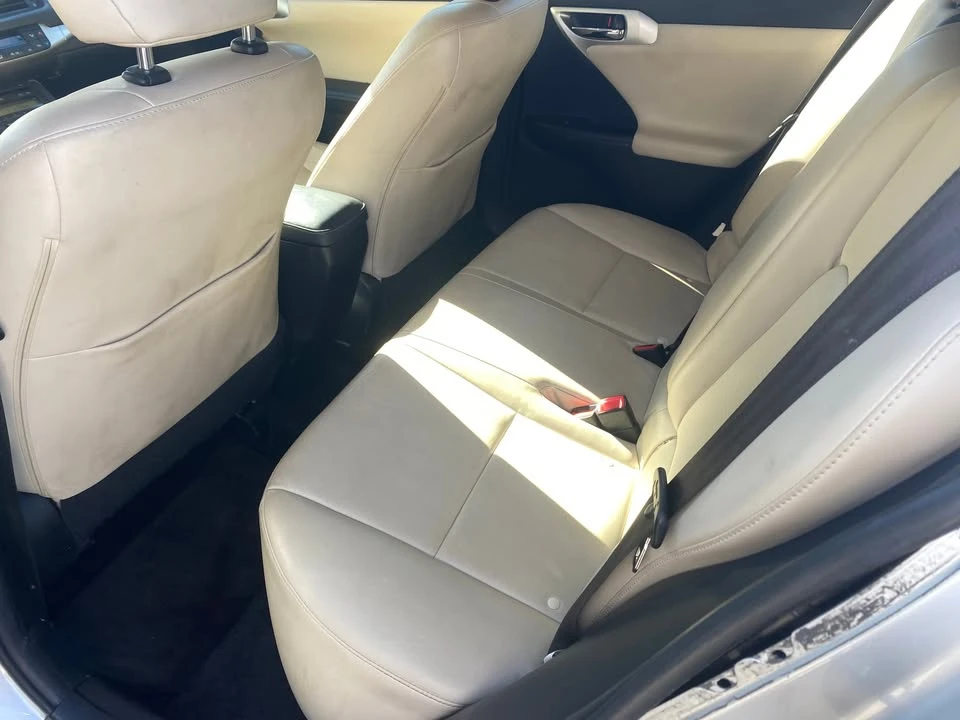 2012 Lexus CT - Image 10 of 12