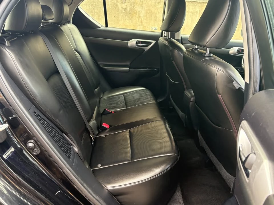 2012 Lexus CT - Image 11 of 19