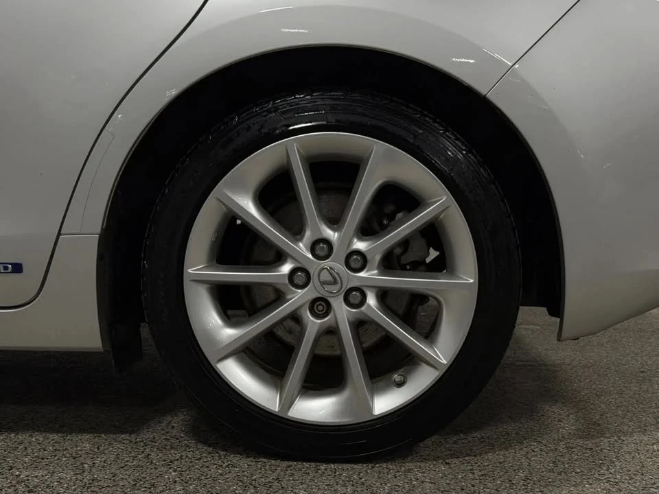 2012 Lexus CT - Image 15 of 16