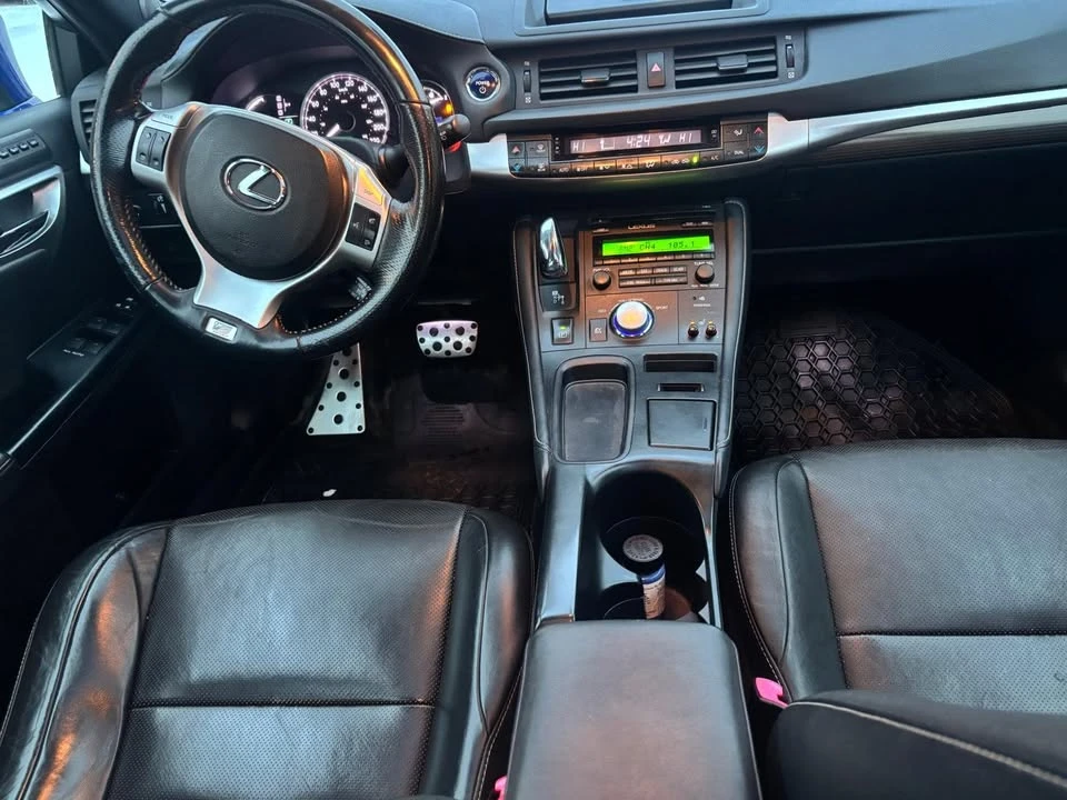 2012 Lexus CT - Image 11 of 12