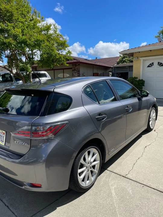 2012 Lexus CT - Image 2 of 8