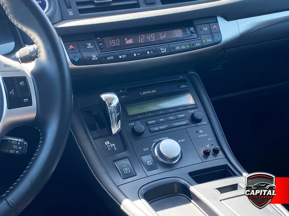 2012 Lexus CT - Image 9 of 16