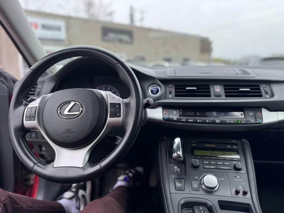 2012 Lexus CT - Image 15 of 15
