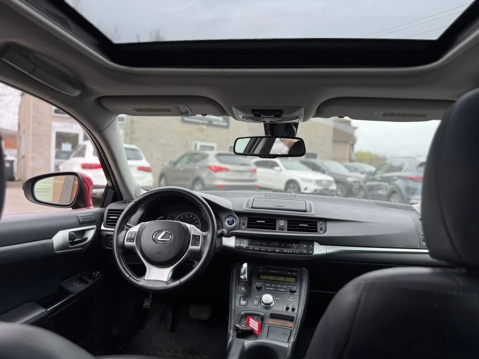 2012 Lexus CT - Image 2 of 15