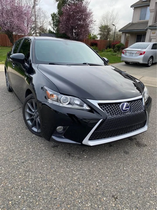 2012 Lexus CT - Image 2 of 10