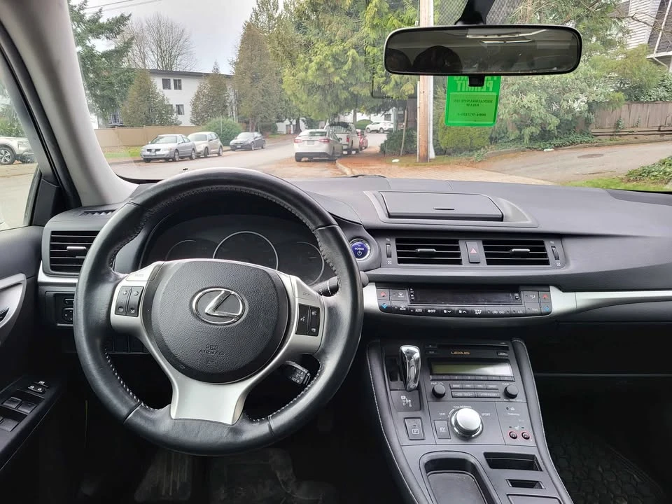 2012 Lexus CT - Image 9 of 15