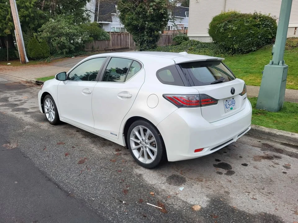 2012 Lexus CT - Image 2 of 15