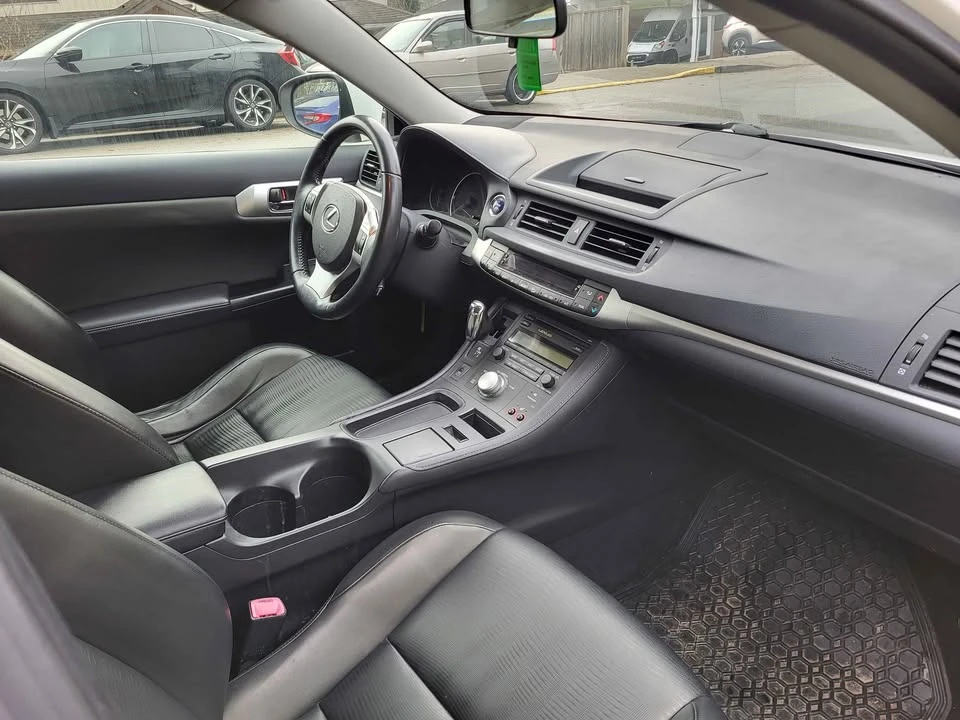 2012 Lexus CT - Image 14 of 15