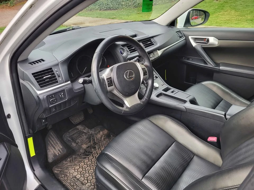 2012 Lexus CT - Image 13 of 15