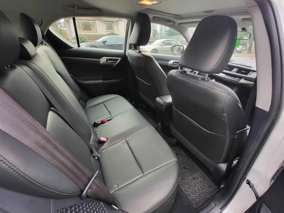 2012 Lexus CT - Image 11 of 15