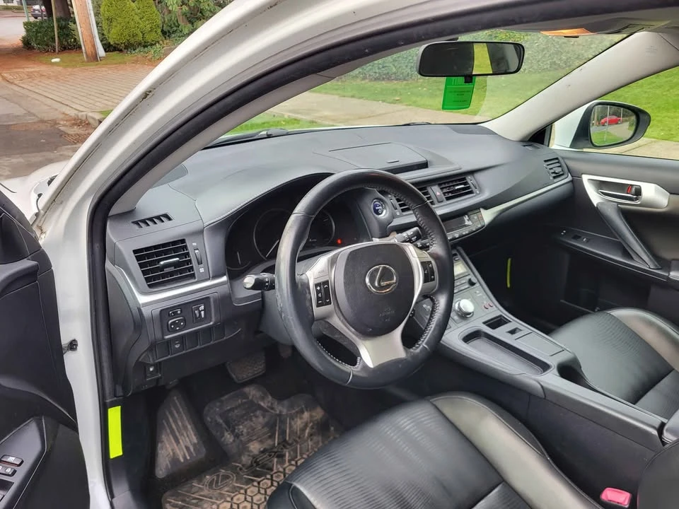 2012 Lexus CT - Image 11 of 15