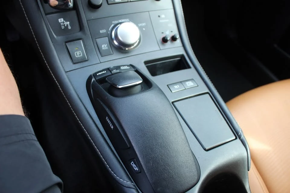 2012 Lexus CT - Image 15 of 17