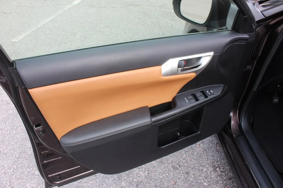2012 Lexus CT - Image 10 of 17