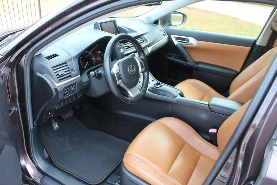 2012 Lexus CT - Image 3 of 17
