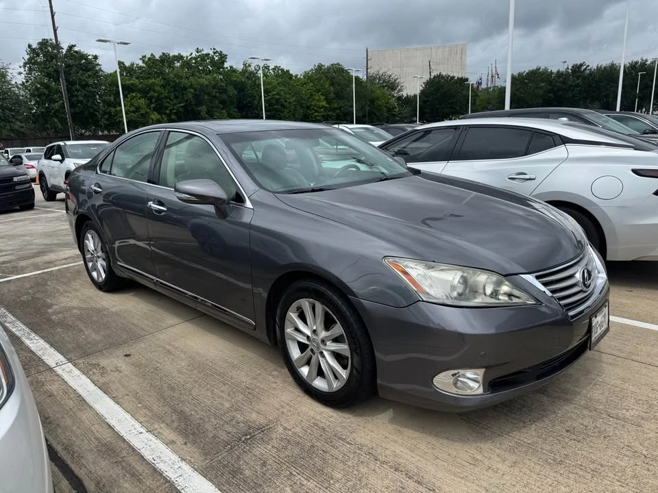2012 Lexus ES 5th Gen - Image 3 of 8