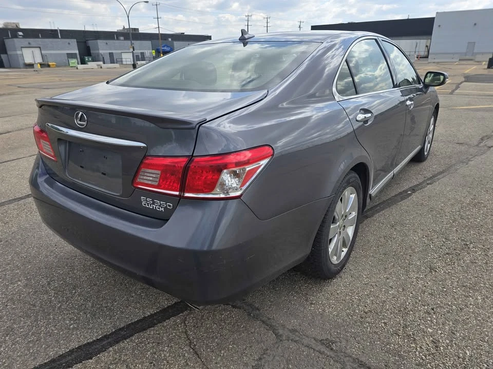 2012 Lexus ES 5th Gen - Image 15 of 16