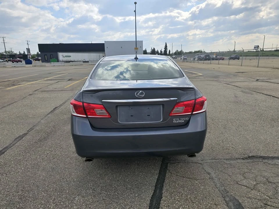 2012 Lexus ES 5th Gen - Image 12 of 16