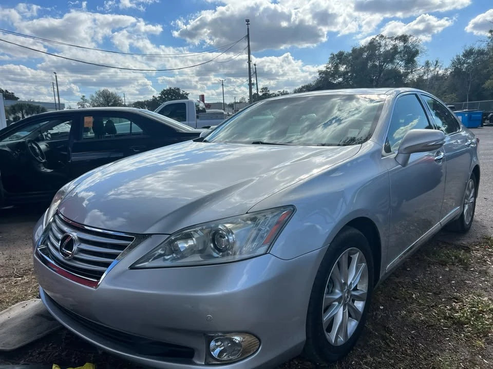 2012 Lexus ES 5th Gen - Image 4 of 8