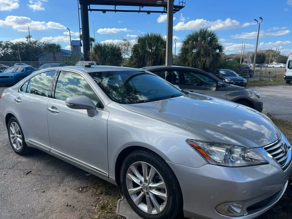 2012 Lexus ES 5th Gen - Image 3 of 8