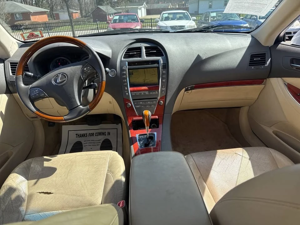 2012 Lexus ES 5th Gen - Image 9 of 19