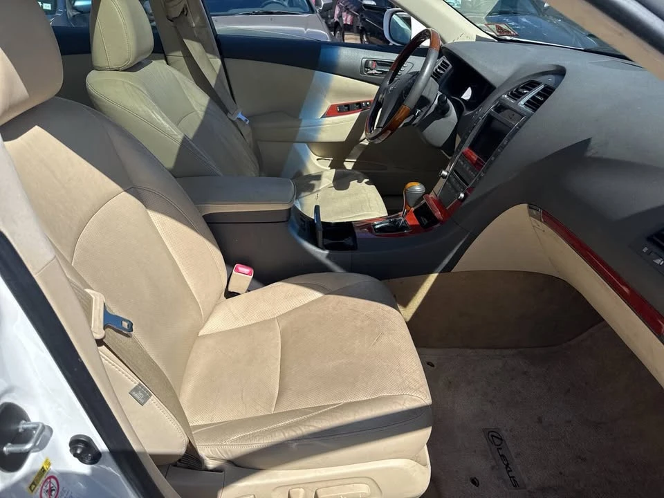 2012 Lexus ES 5th Gen - Image 8 of 19