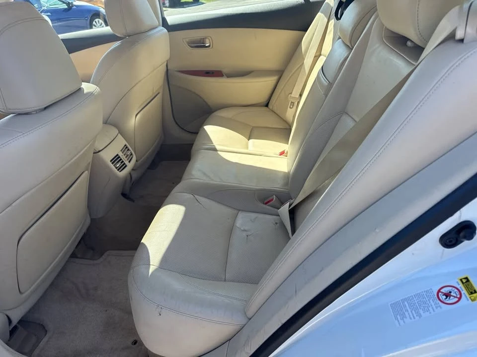 2012 Lexus ES 5th Gen - Image 17 of 19