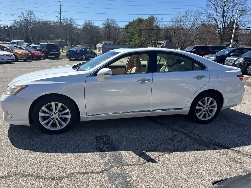 2012 Lexus ES 5th Gen - Image 4 of 19