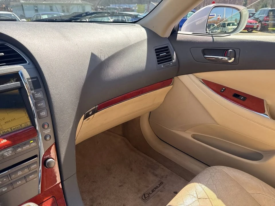 2012 Lexus ES 5th Gen - Image 14 of 19