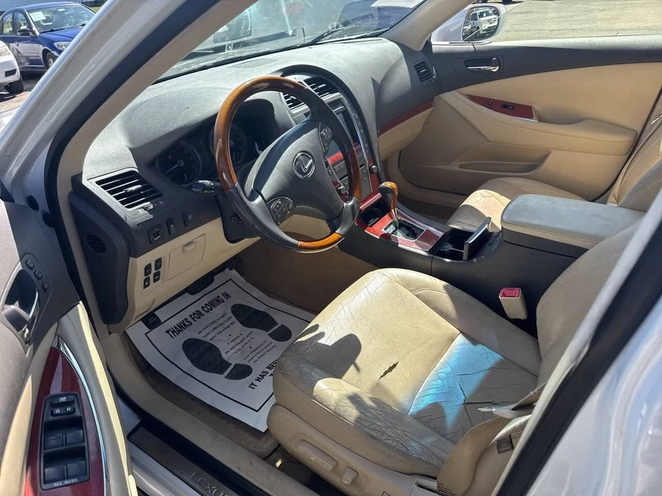 2012 Lexus ES 5th Gen - Image 15 of 19