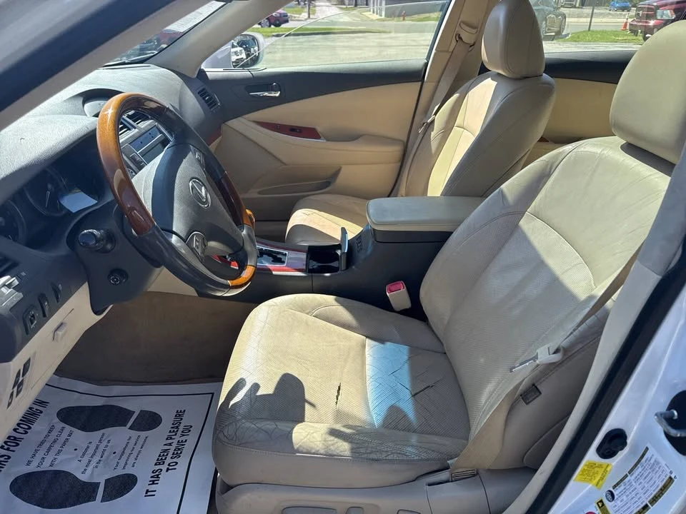 2012 Lexus ES 5th Gen - Image 7 of 19