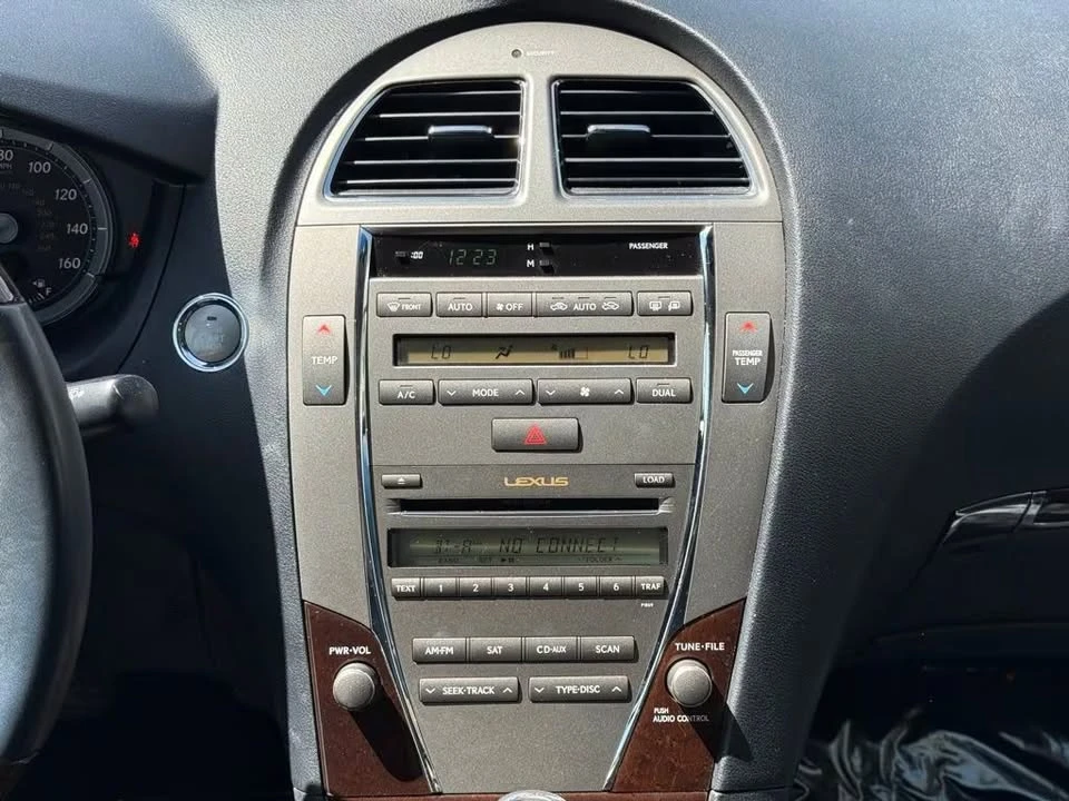 2012 Lexus ES 5th Gen - Image 10 of 13