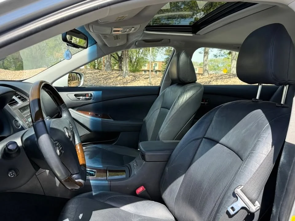 2012 Lexus ES 5th Gen - Image 9 of 13