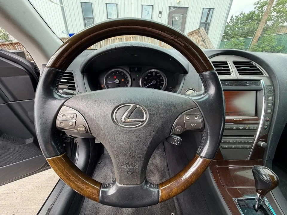 2012 Lexus ES 5th Gen - Image 16 of 20