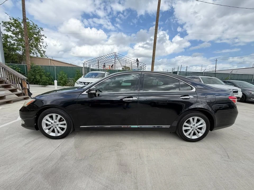 2012 Lexus ES 5th Gen - Image 9 of 20