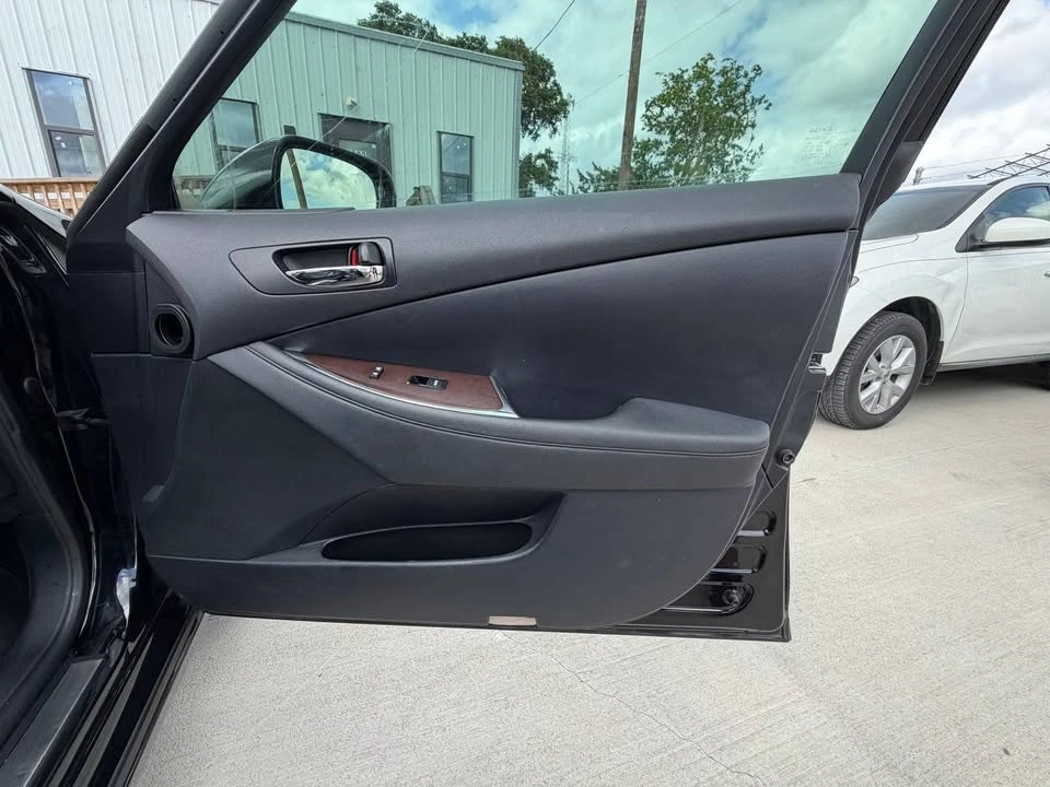 2012 Lexus ES 5th Gen - Image 10 of 20