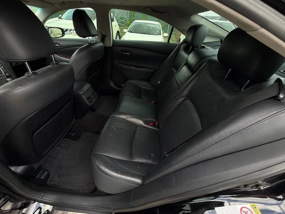 2012 Lexus ES 5th Gen - Image 11 of 20