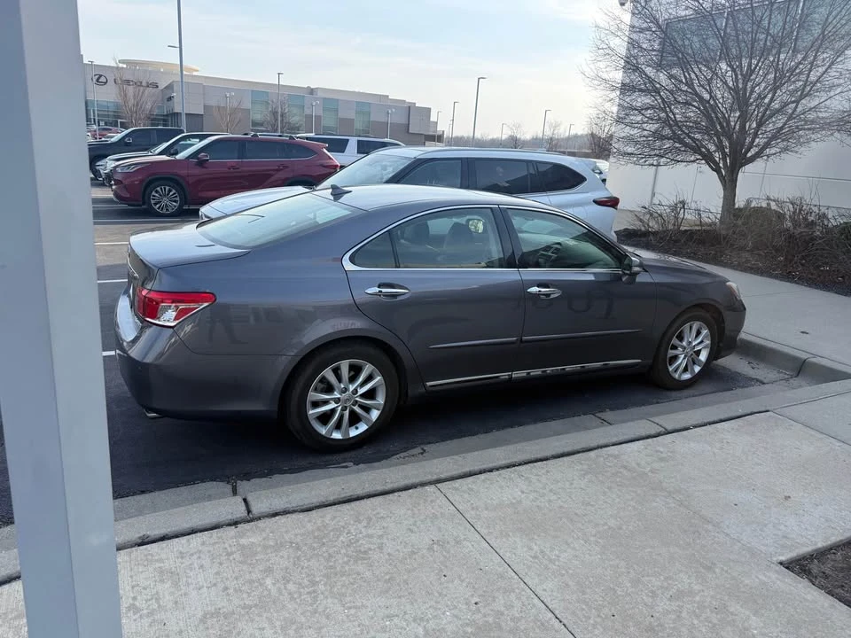 2012 Lexus ES 5th Gen - Image 3 of 8