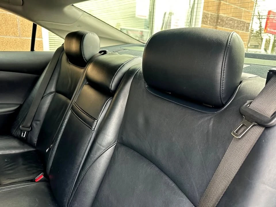 2012 Lexus ES 5th Gen - Image 11 of 19