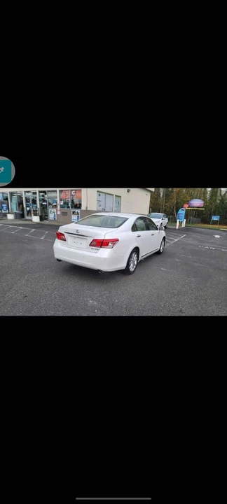 2012 Lexus ES 5th Gen - Image 9 of 16