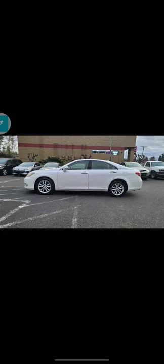 2012 Lexus ES 5th Gen - Image 2 of 16