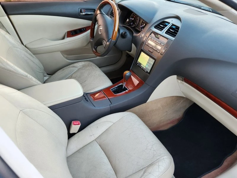 2012 Lexus ES 5th Gen - Image 17 of 19