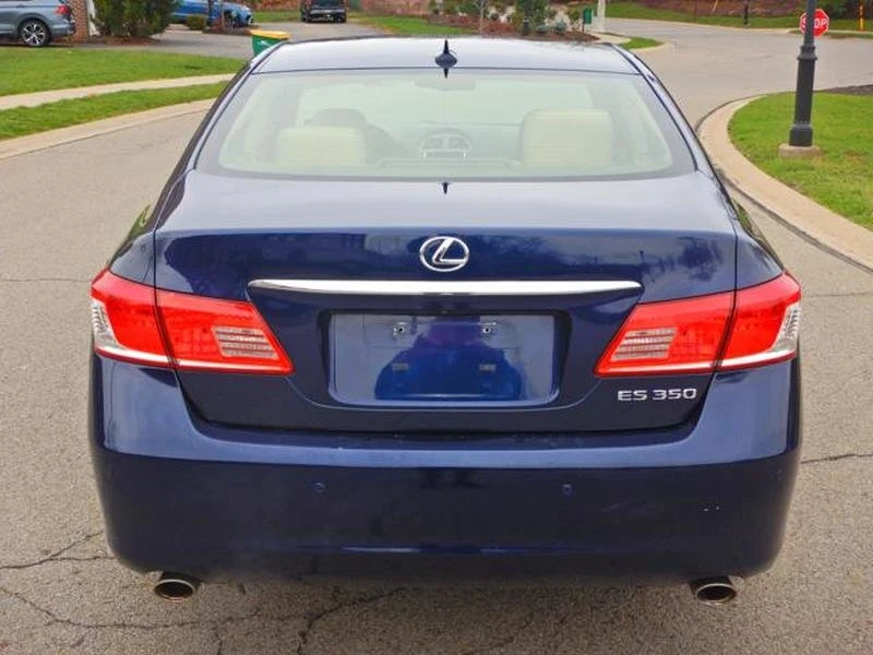 2012 Lexus ES 5th Gen - Image 9 of 19