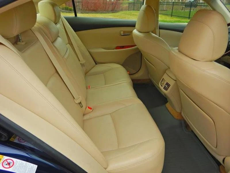 2012 Lexus ES 5th Gen - Image 14 of 19