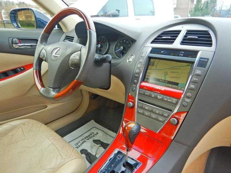 2012 Lexus ES 5th Gen - Image 16 of 19
